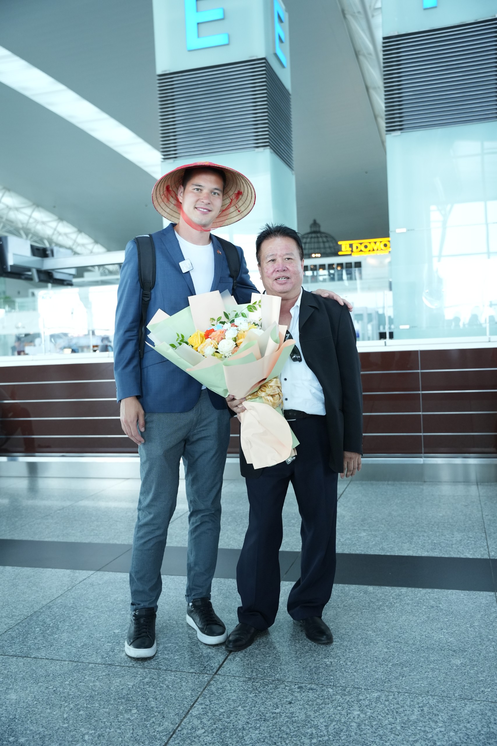 Filip Nguyễn chính thức có mặt ở Việt Nam chuẩn bị kí hợp đồng với CLB CAHN - Ảnh 2.