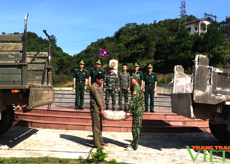 Bộ đội Biên phòng Sơn La: Trao quân hàm sĩ quan và tổ chức nhiều hoạt động vùng biên - Ảnh 3.