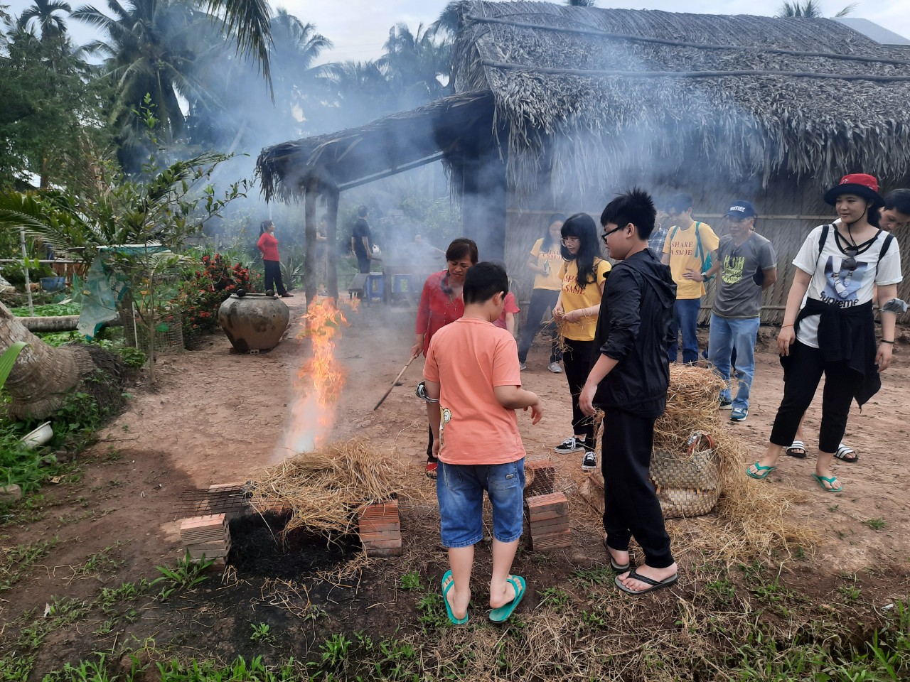 Độc đáo thôn ấp “nói không” với tủ lạnh, máy giặt nhưng thanh bình đến kỳ lạ - Ảnh 5.