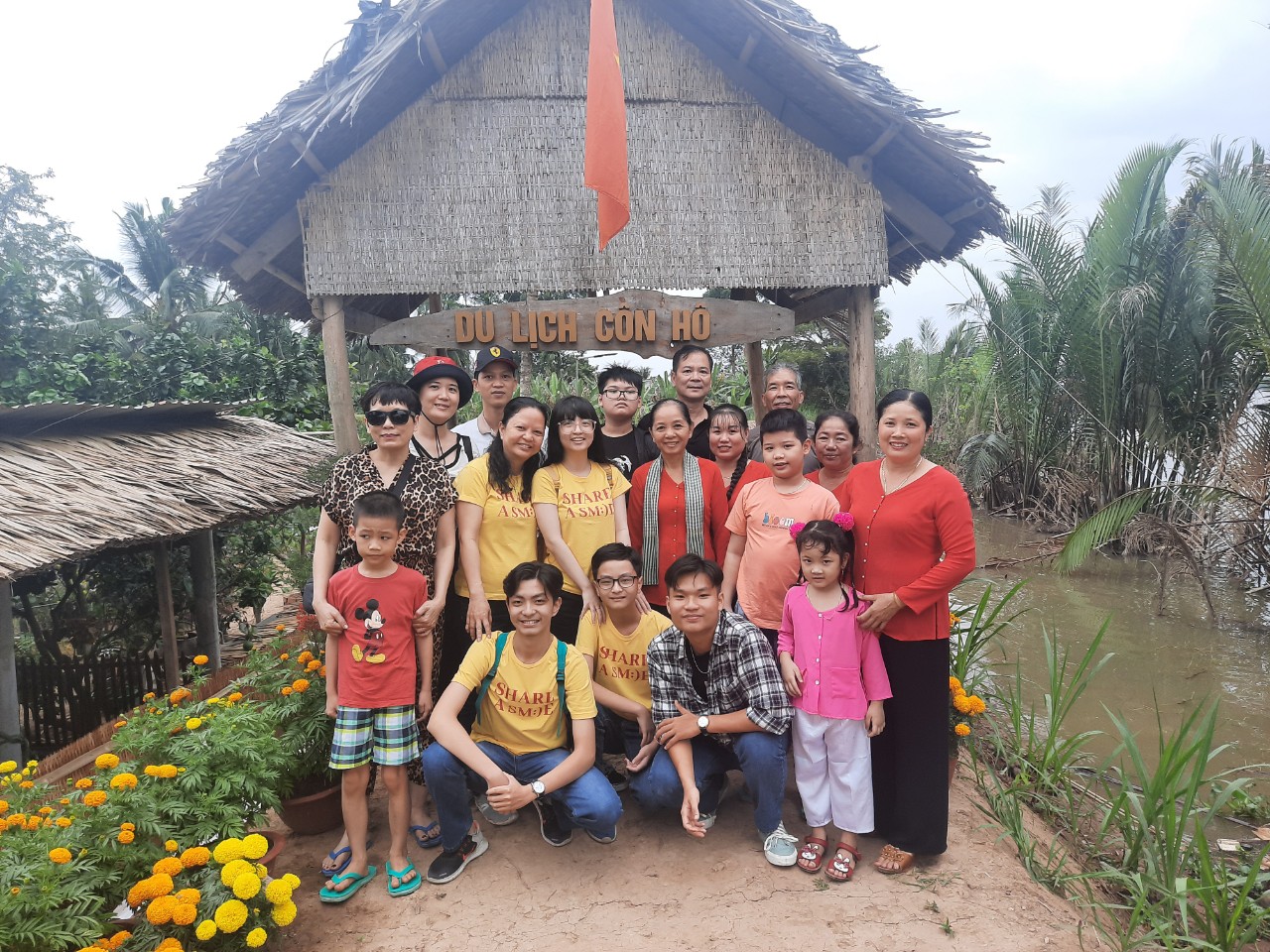 Độc đáo thôn ấp “nói không” với tủ lạnh, máy giặt nhưng thanh bình đến kỳ lạ - Ảnh 3.