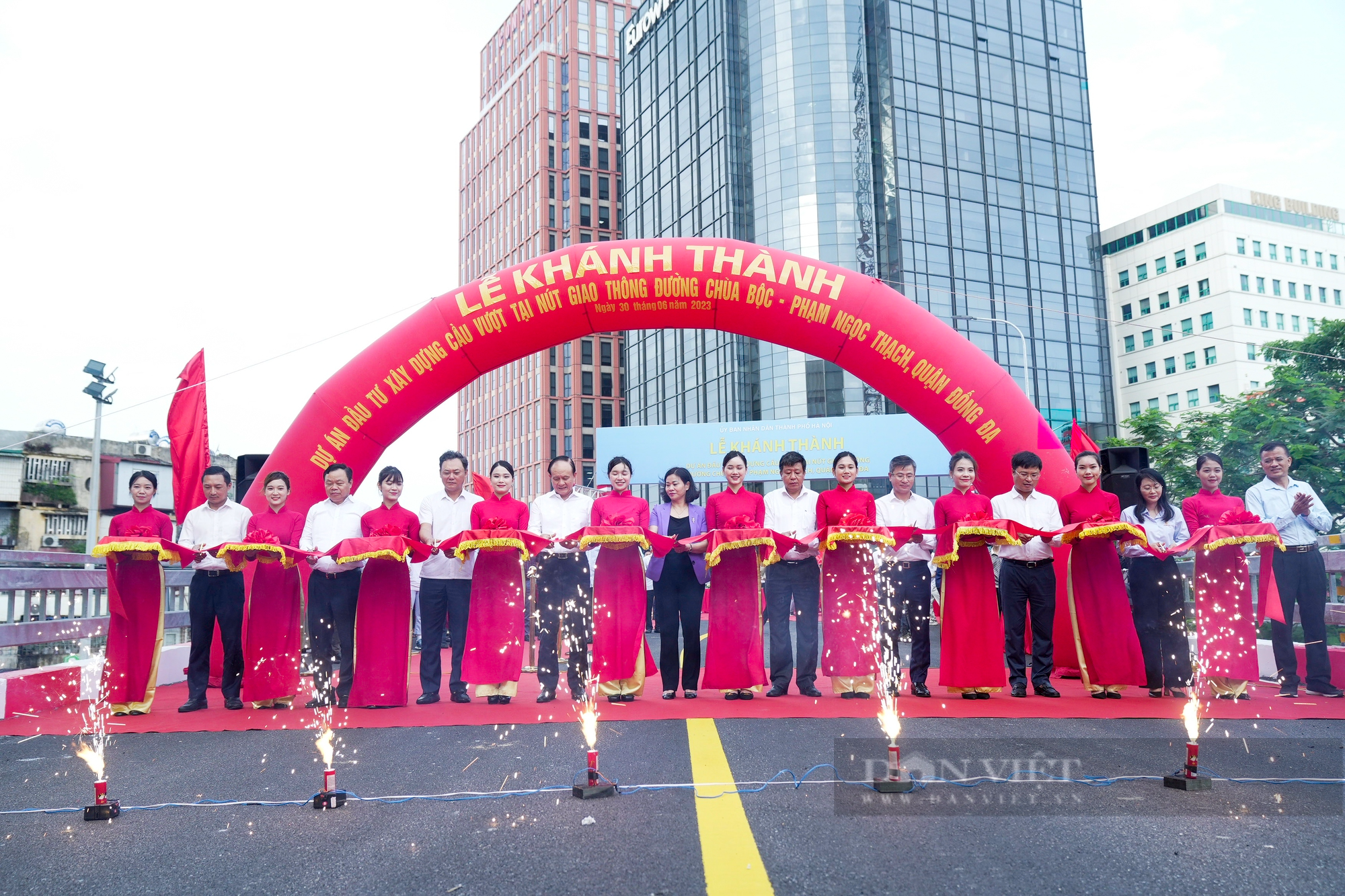 Cầu vượt chữ C gần 150 tỷ đồng tại Hà Nội chính thức thông xe - Ảnh 1.