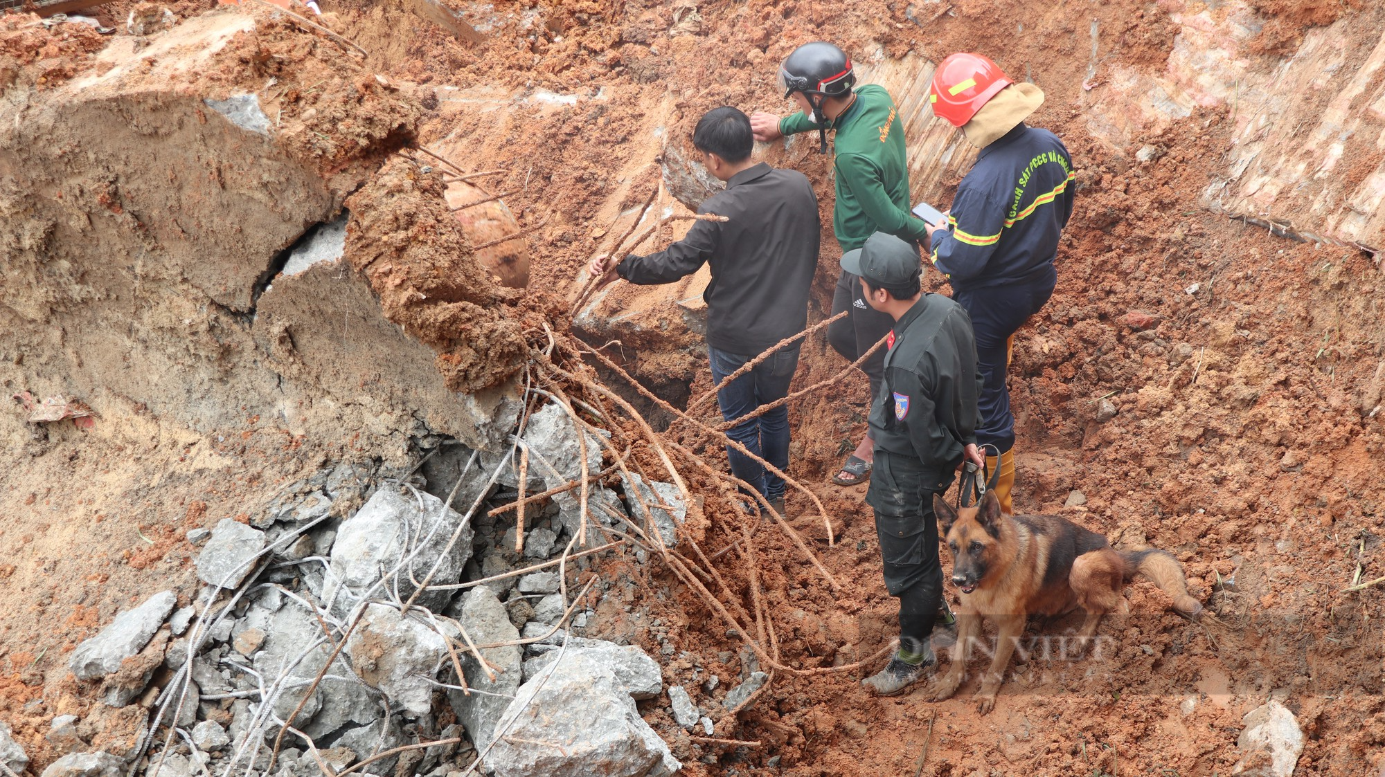 Sở Xây dựng báo cáo UBND tỉnh Lâm Đồng nguyên nhân ban đầu vụ sạt lở taluy nghiêm trọng tại Đà Lạt - Ảnh 2.