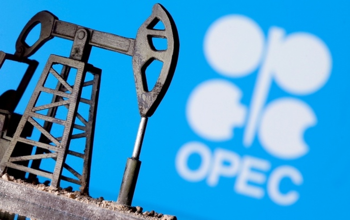 OPEC + xem xét cắt giảm sâu sản lượng dầu - Ảnh 1.