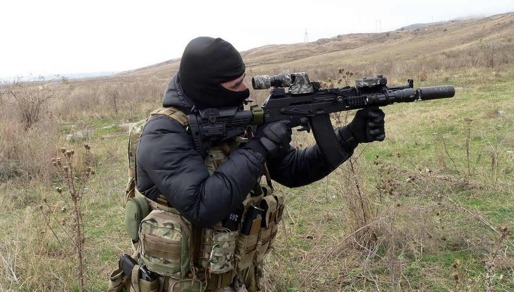 Cận cảnh khẩu AK đặc biệt dành cho đặc nhiệm Nga với thiết kế khác lạ - Ảnh 13.
