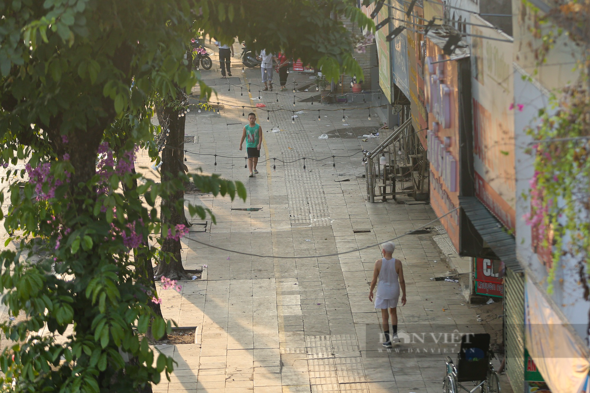Thêm nhiều tuyến phố tại Hà Nội được đề xuất lấy vỉa hè để kinh doanh - Ảnh 2.