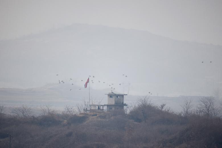 Cuộc sống thanh bình của làng quê Triều Tiên nhìn từ bên kia biên giới - Ảnh 8.