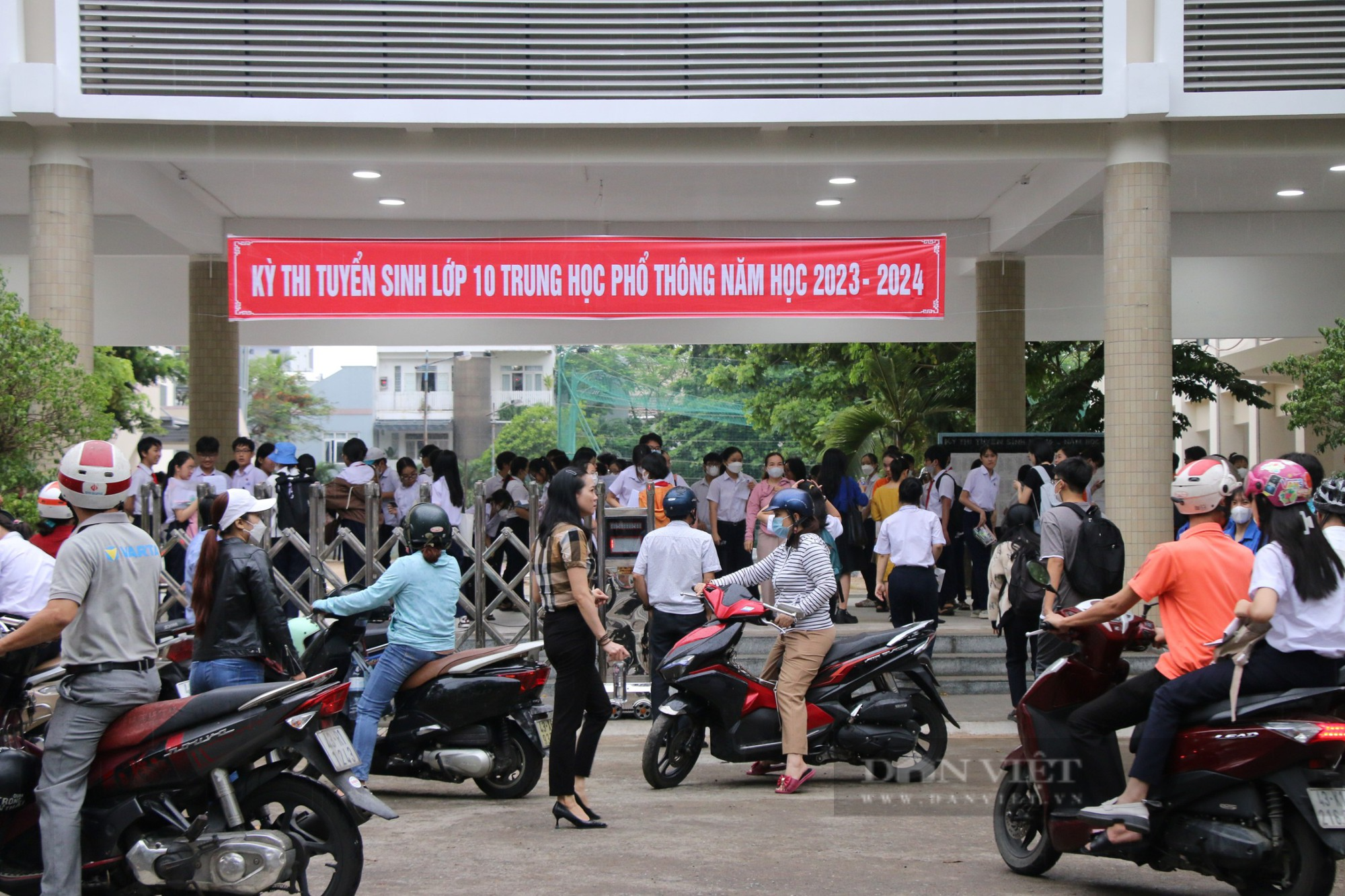 Hơn 15.000 thí sinh Đà Nẵng bước vào kỳ thi tuyển sinh lớp 10  - Ảnh 1.