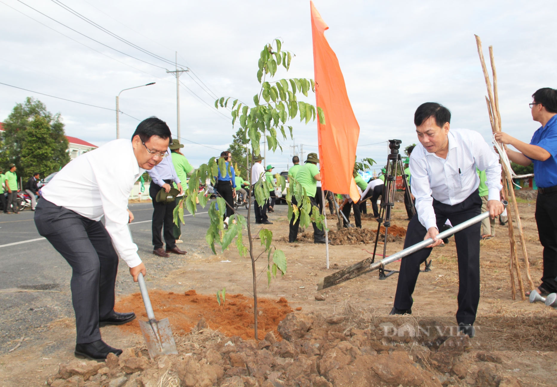 Phát động trồng cây trên những tuyến đường nông thôn kiểu mẫu ở Cần Thơ và Kiên Giang  - Ảnh 2.