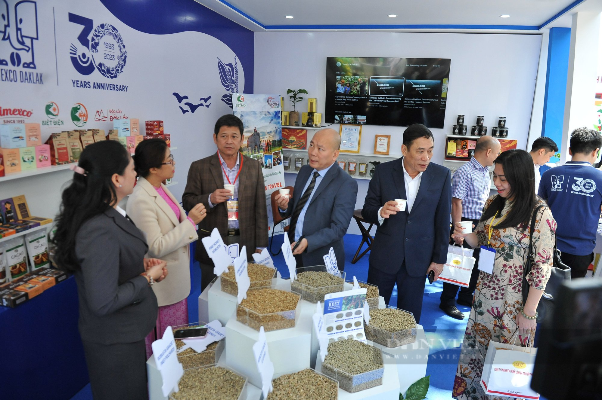 Doanh thu khủng tại doanh nghiệp xuất nhập khẩu cà phê hàng đầu Việt Nam - Ảnh 2.