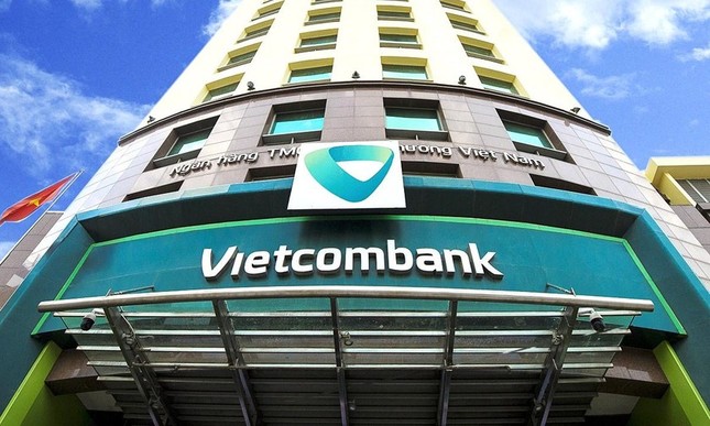 50 công ty niêm yết tốt nhất năm 2023: Petrolimex thu nhiều tiền nhất nhưng Vietcombank lại có lời lớn nhất - Ảnh 2.