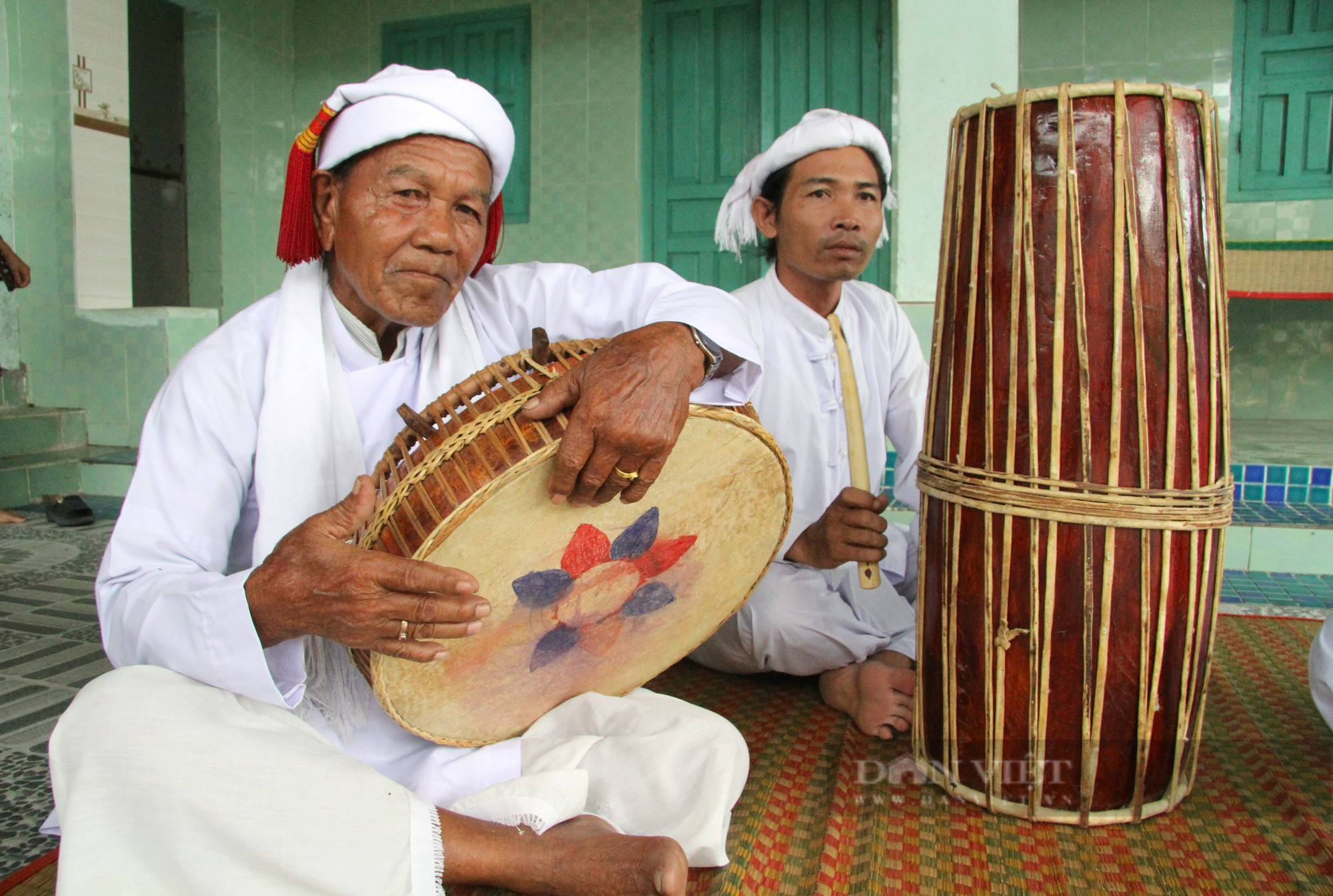Bộ ba nhạc cụ ví như 3 phần của cơ thể con người không thể thiếu trong các lễ hội của người Chăm Ninh Thuận - Ảnh 3.