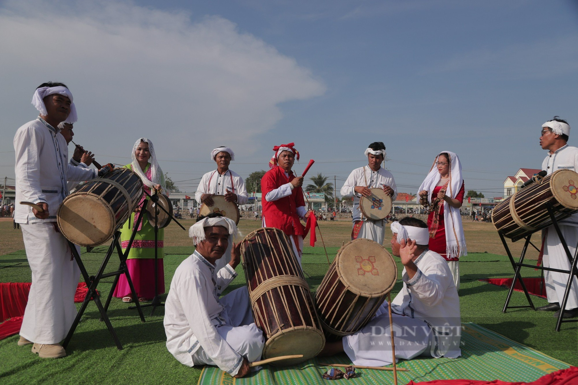 Bộ ba nhạc cụ ví như 3 phần của cơ thể con người không thể thiếu trong các lễ hội của người Chăm Ninh Thuận - Ảnh 13.