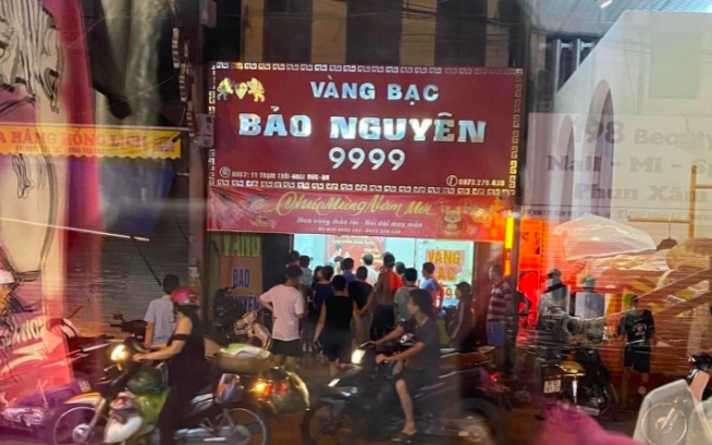 Ra trường nhưng không xin được việc, thanh niên đi cướp giật tại tiệm vàng ở Hà Nội