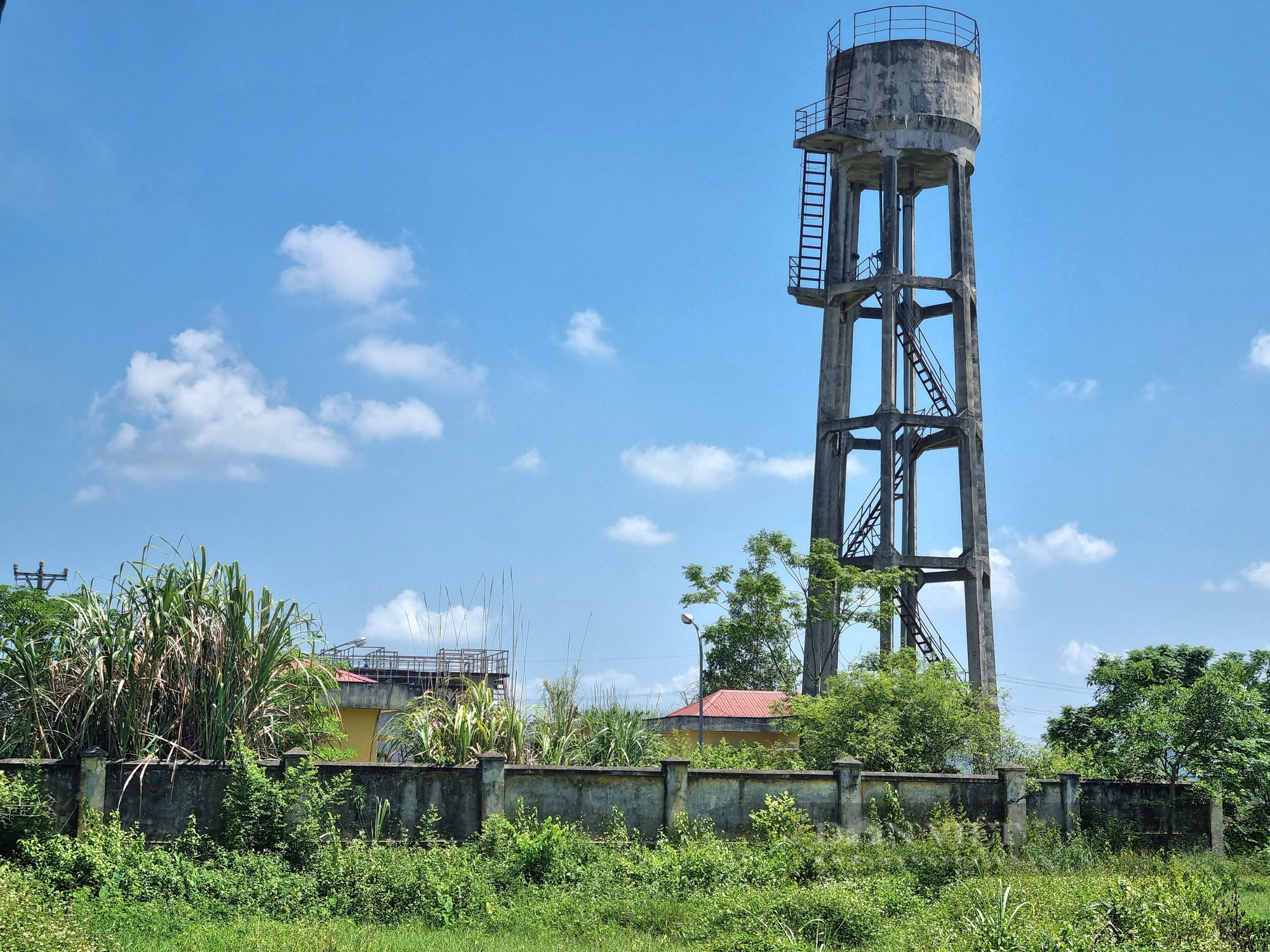 Ninh Bình: Đầu tư hơn 10 tỷ đồng xây nhà máy, dân vẫn “khát” nước sạch - Ảnh 7.
