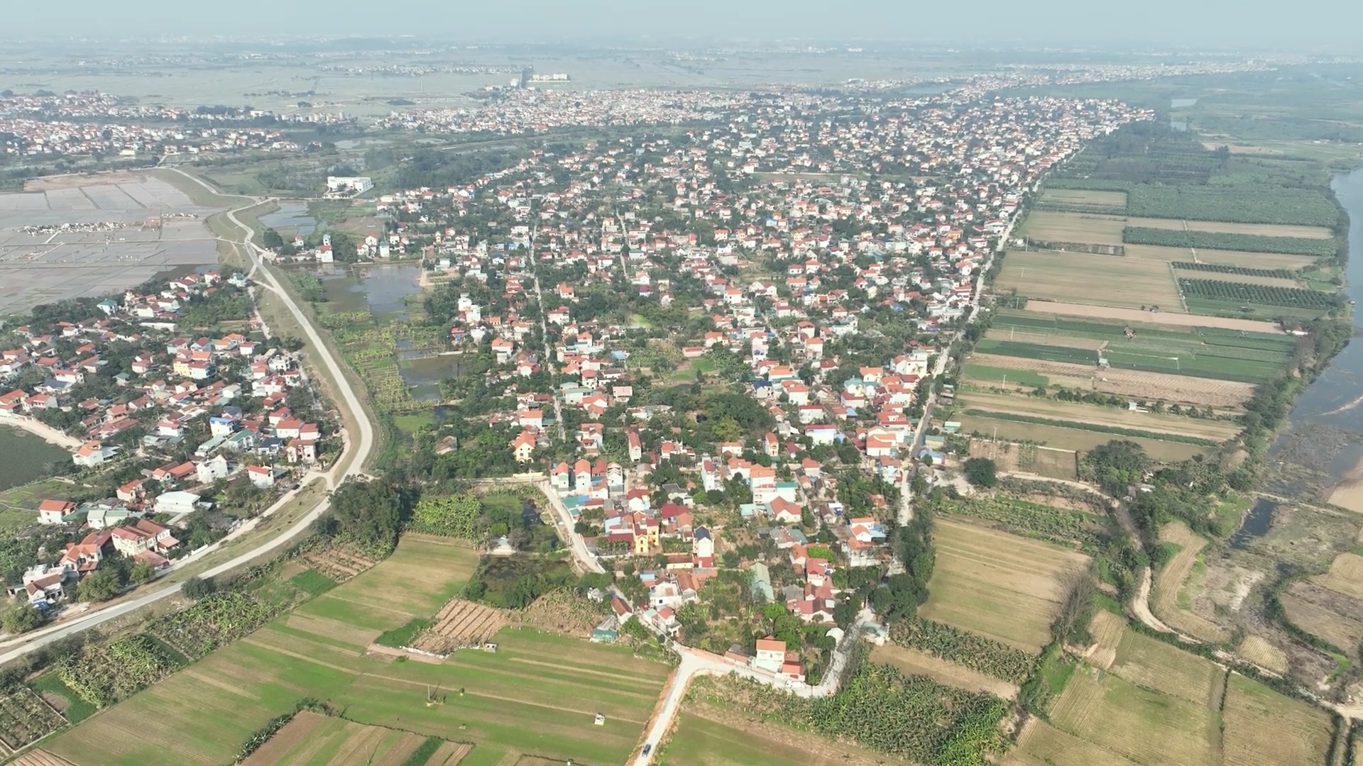 Quốc hội thảo luận Luật Đất đai sửa đổi: Vấn đề bồi thường, tái định cư, giá đất sẽ &quot;nóng&quot; nghị trường? - Ảnh 2.