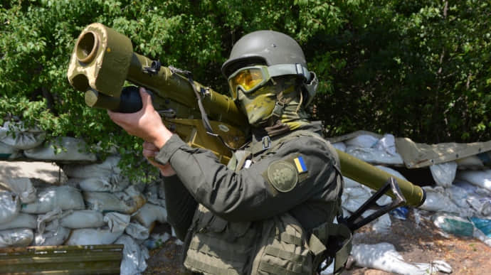 Ukraine tiết lộ người lính trẻ một mình bắn hạ 7 máy bay và một tên lửa của Nga - Ảnh 1.