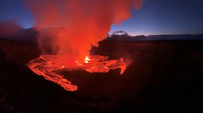Dung nham đỏ rực của siêu núi lửa Kilauea ở Hawaii - Ảnh 5.
