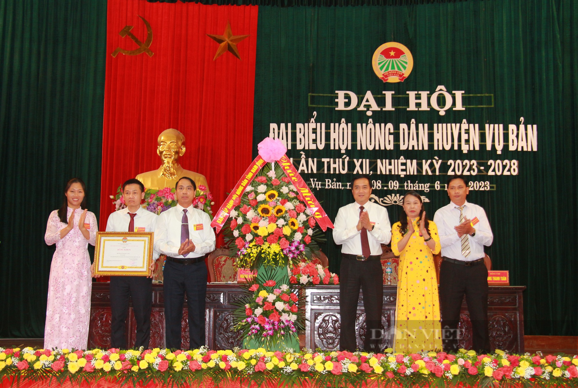 Đại hội Hội Nông dân huyện Vụ Bản, ông Hoàng Ngọc Nghị tái đắc cử chức Chủ tịch Hội Nông dân huyện - Ảnh 3.