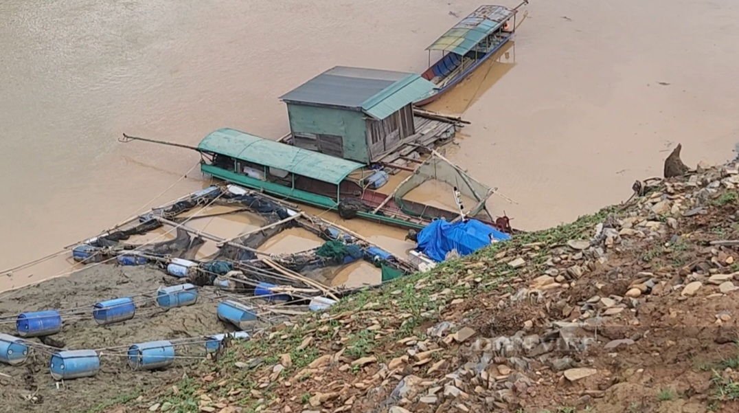 Nắng nóng, khô hạn kéo dài, nhiều đoạn trên sông Nậm Na, sông Đà cạn trơ đáy - Ảnh 10.