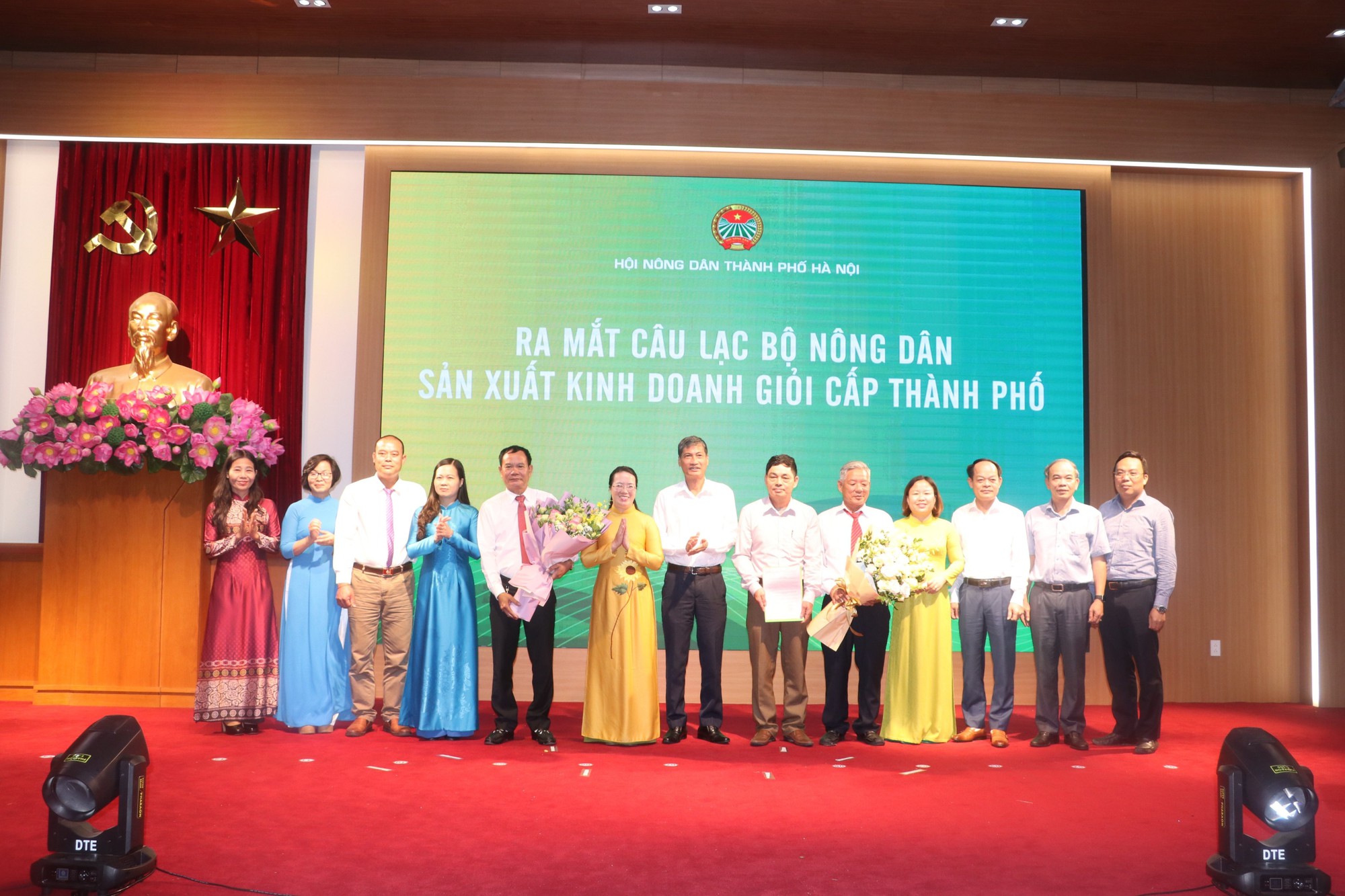Hội Nông dân Hà Nội ra mắt Câu lạc bộ Nông dân sản xuất kinh doanh giỏi cấp thành phố - Ảnh 3.