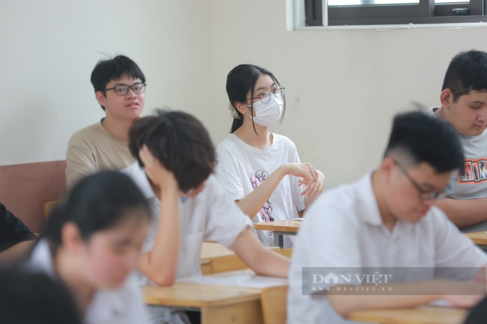 Đề thi môn Văn vào lớp 10 Hà Nội năm 2023 nhanh nhất, chính xác nhất  - Ảnh 1.