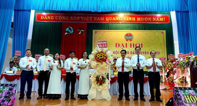 Bà Phạm Thị Thanh Tâm tái đắc cử Chủ tịch Hội Nông dân huyện A Lưới, tỉnh Thừa Thiên Huế  - Ảnh 1.