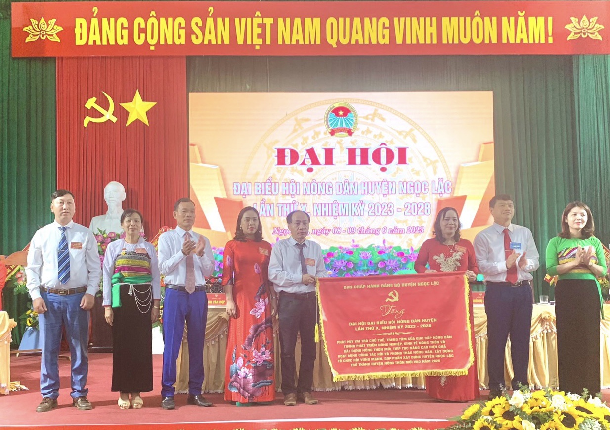 Ông Vũ Văn Long tái đắc cử Chủ tịch Hội Nông dân huyện Ngọc Lặc, tỉnh Thanh Hóa - Ảnh 2.