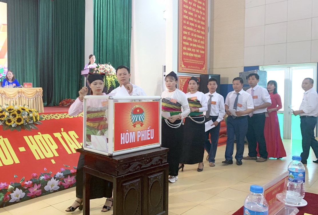 Ông Vũ Văn Long tái đắc cử Chủ tịch Hội Nông dân huyện Ngọc Lặc, tỉnh Thanh Hóa - Ảnh 3.