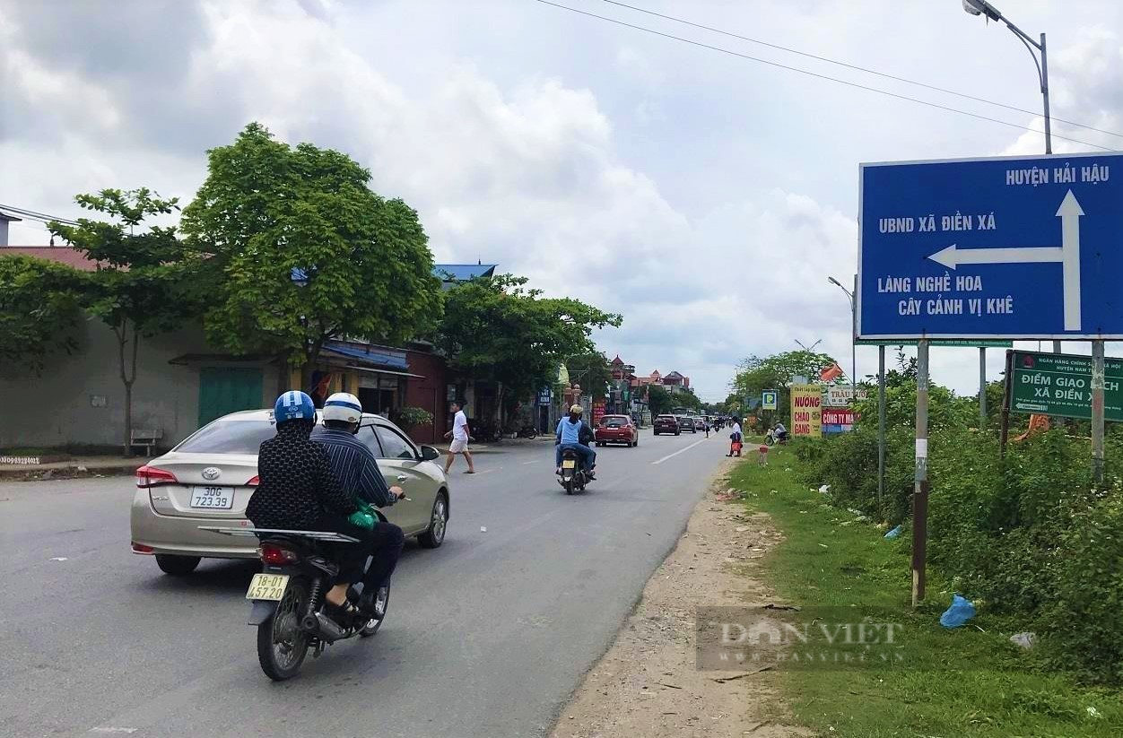 Ghé thăm Vị Khê - làng &quot;kỳ hoa dị thảo&quot; (bài 1): Độc, lạ những cây sanh dáng chùa một cột, tháp Eiffel - Ảnh 1.