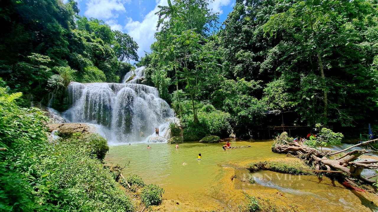 Thác Mu - Điểm đến tránh nóng lý tưởng cho du khách dịp cuối tuần - Ảnh 2.