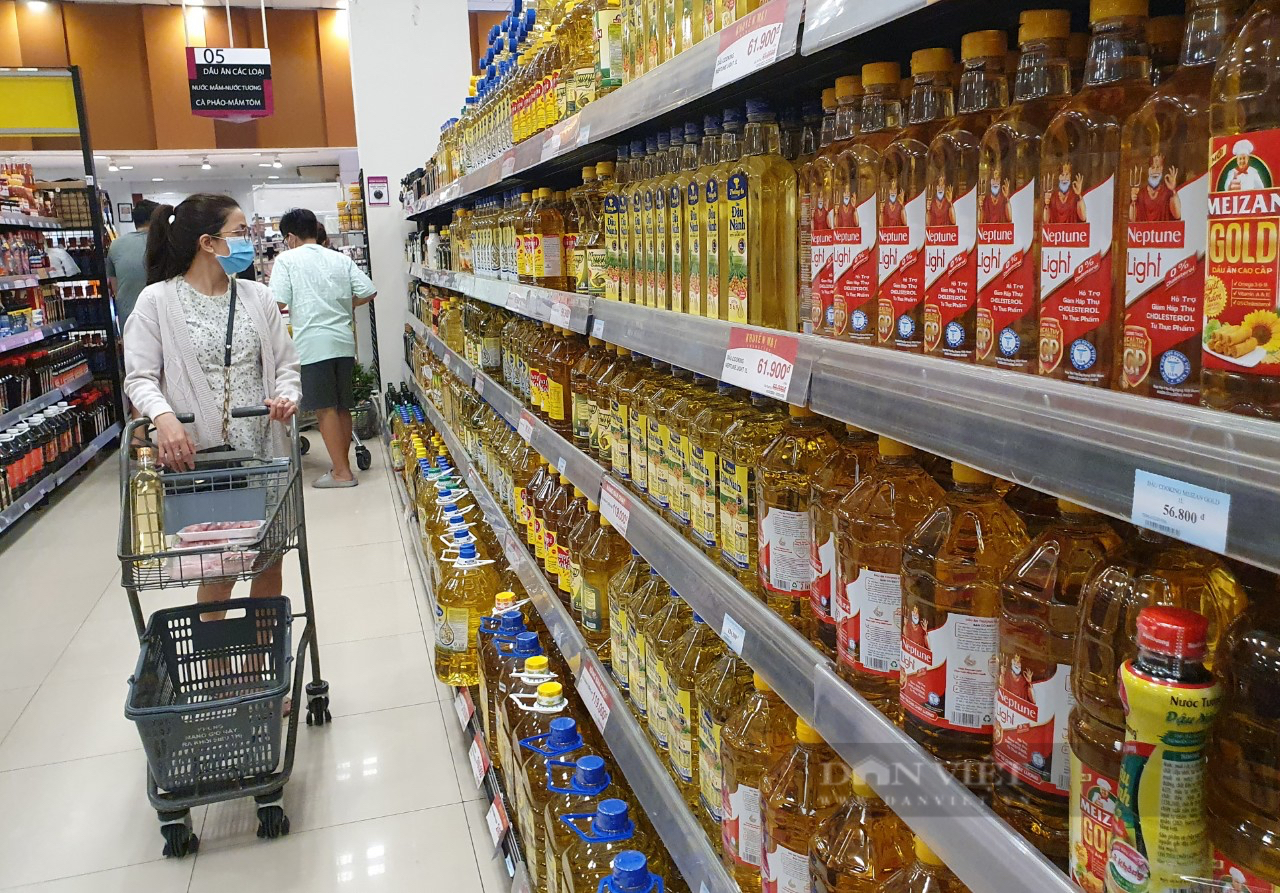 Quán cơm, siêu thị, cửa hàng quần áo bắt đầu giảm thuế VAT xuống còn 8% - Ảnh 1.