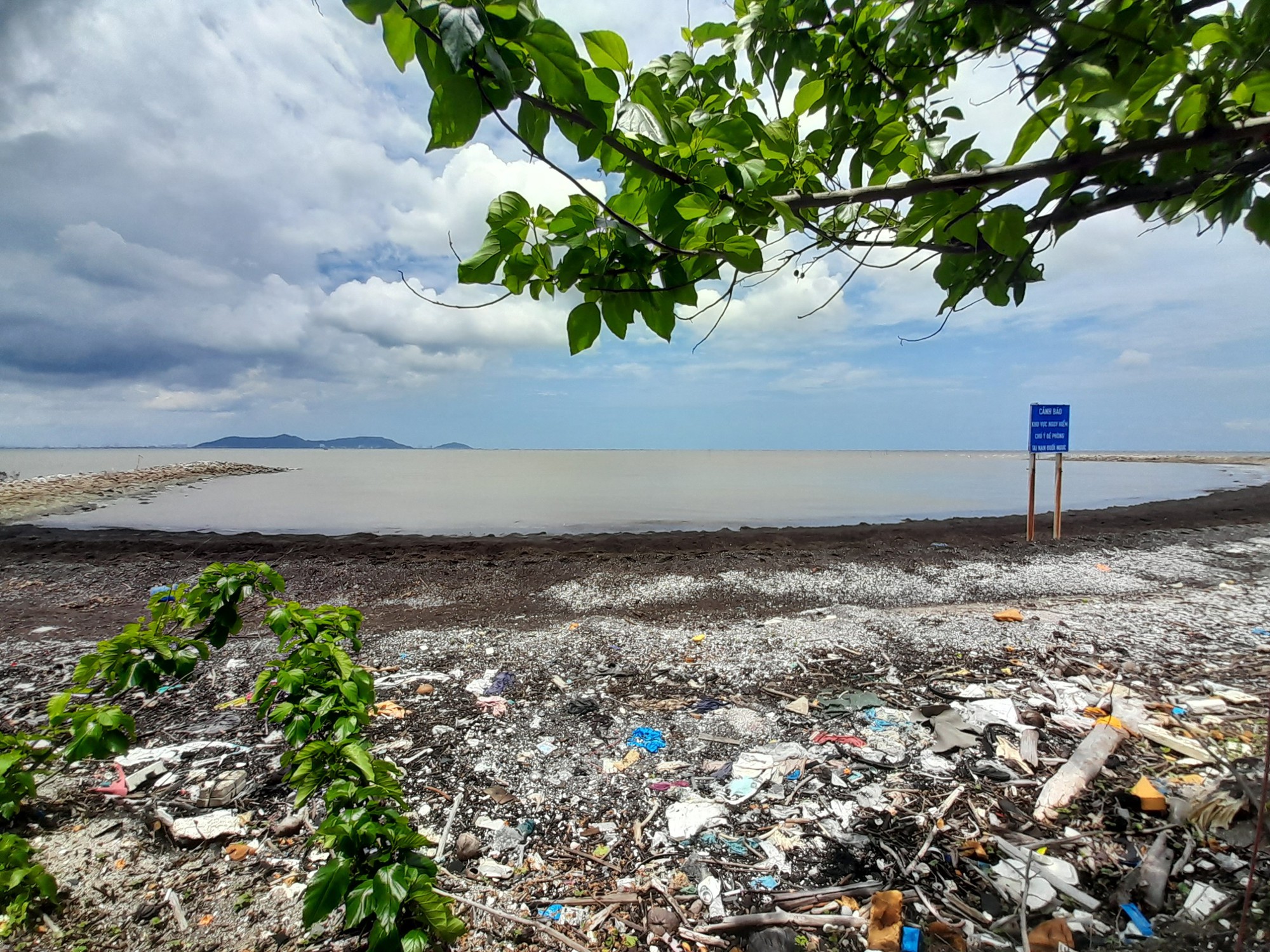 TP.HCM: Rác thải nhựa gây ô nhiễm môi trường trong nuôi trồng thủy sản - Ảnh 4.