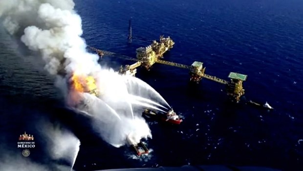 Mexico: Hỏa hoạn tại giàn khoan dầu ngoài khơi gây thương vong - Ảnh 1.