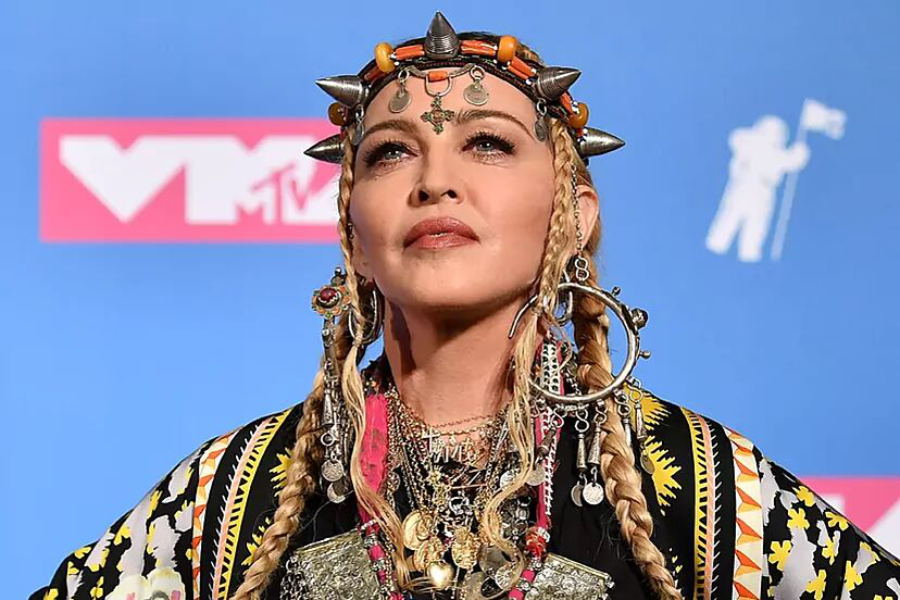 &quot;Nữ hoàng nhạc pop&quot; Madonna hủy tour vì nhiễm trùng - Ảnh 1.