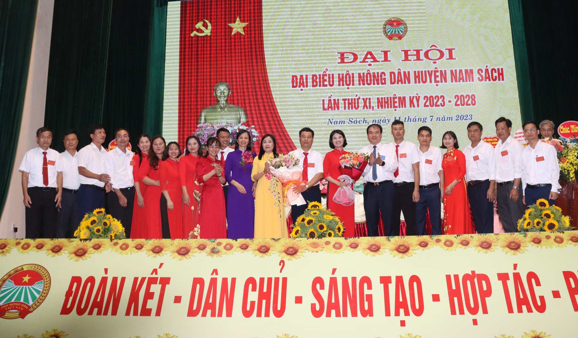 Đại hội Hội Nông dân huyện Nam Sách, Trưởng phòng Kinh tế Hạ tầng được bầu giữ chức Chủ tịch - Ảnh 1.