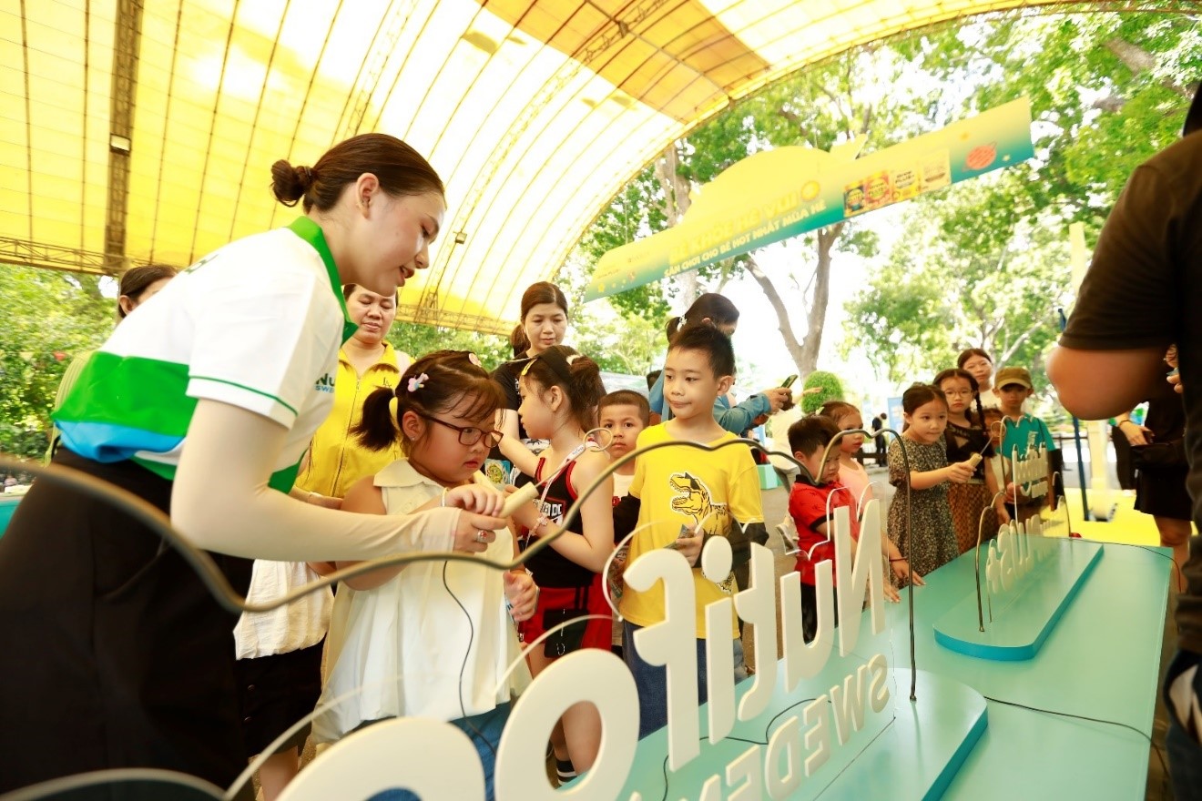 Hàng ngàn trẻ em Việt hứng khởi khám phá hè sôi động tại Thảo cầm viên Sài Gòn - Ảnh 4.