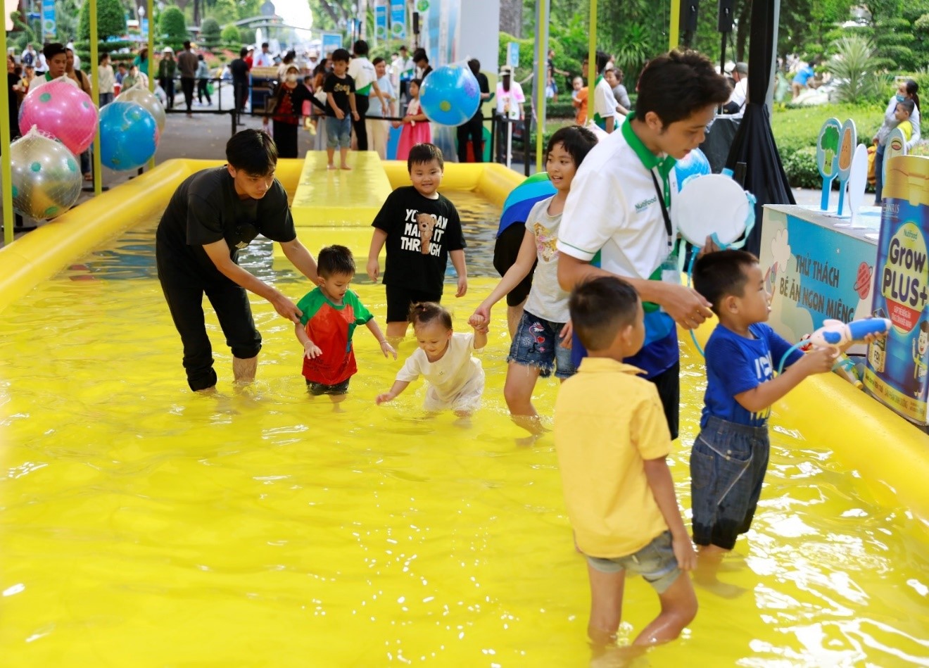 Hàng ngàn trẻ em Việt hứng khởi khám phá hè sôi động tại Thảo cầm viên Sài Gòn - Ảnh 6.