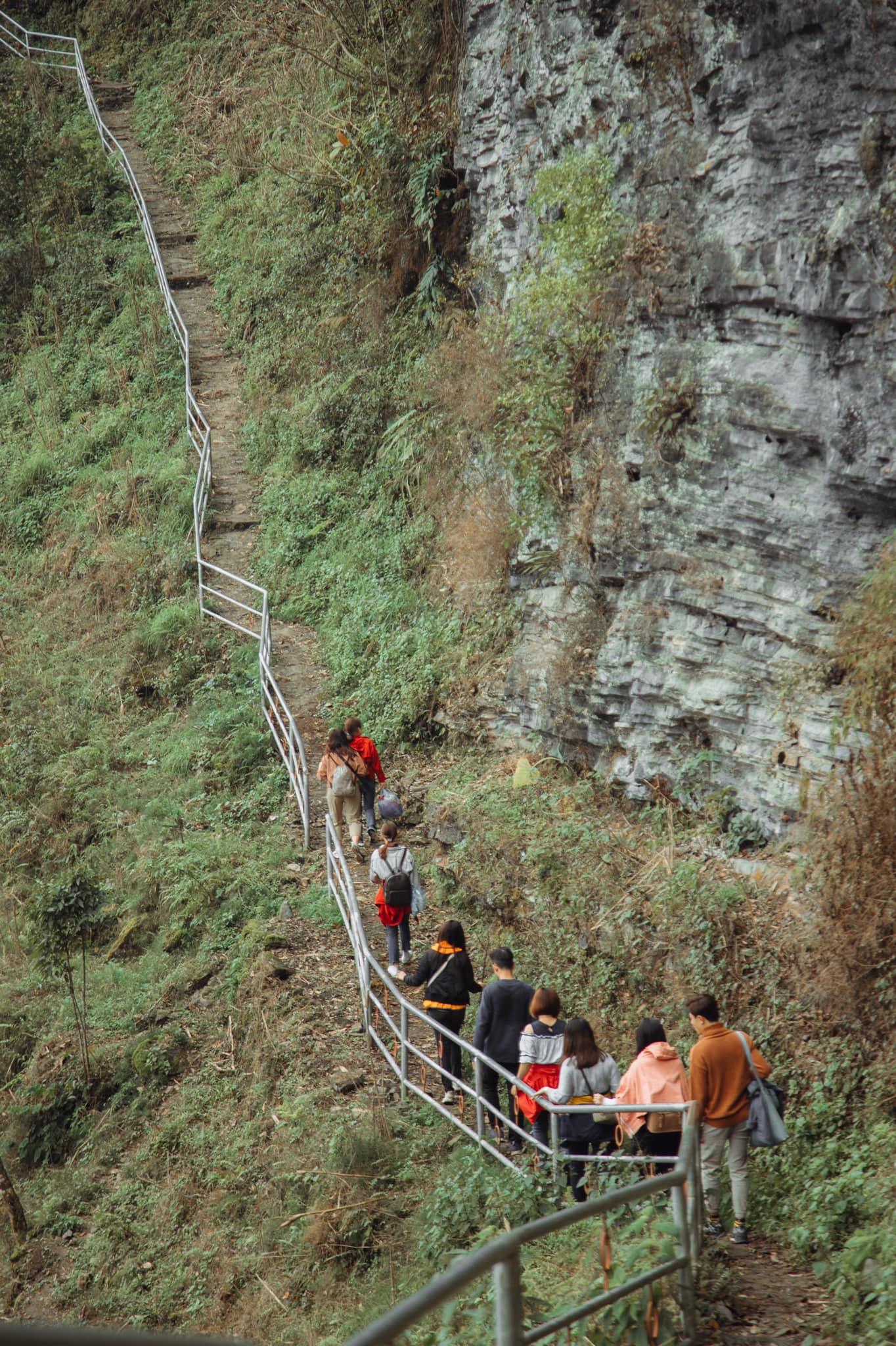 dia diem du lich,  kinh nghiem cam trai,  tinh Ha Giang,  vach da trang anh 2