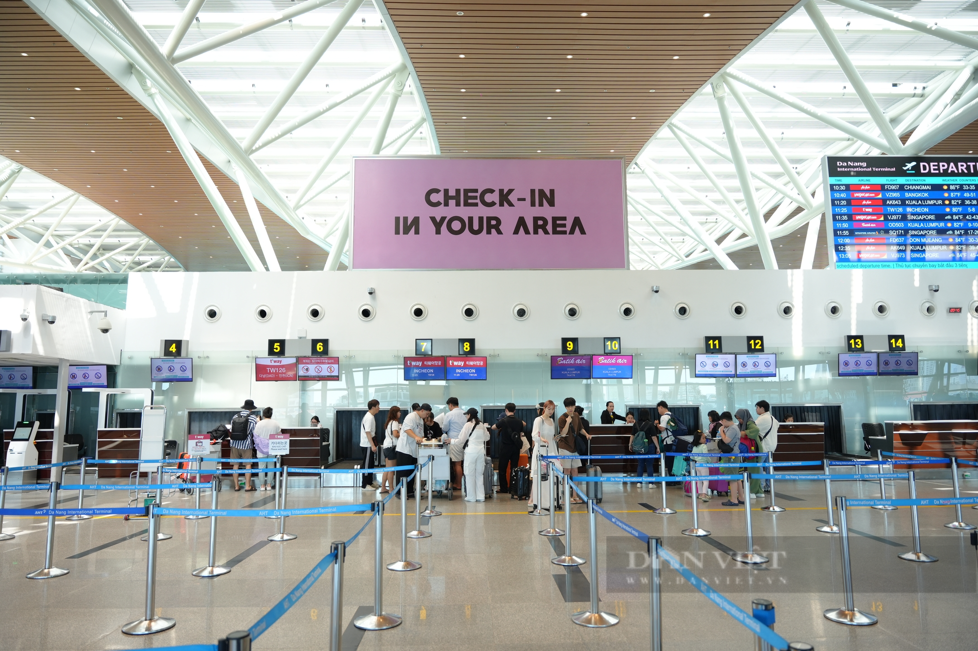 Bất ngờ giao diện &quot;hồng đen&quot; tại sân bay Đà Nẵng - Ảnh 6.
