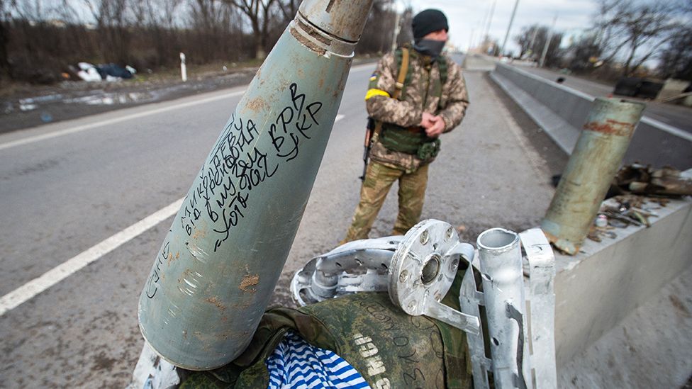 Mỹ gửi bom chùm đến Ukraine: Một hành động tuyệt vọng - Ảnh 1.