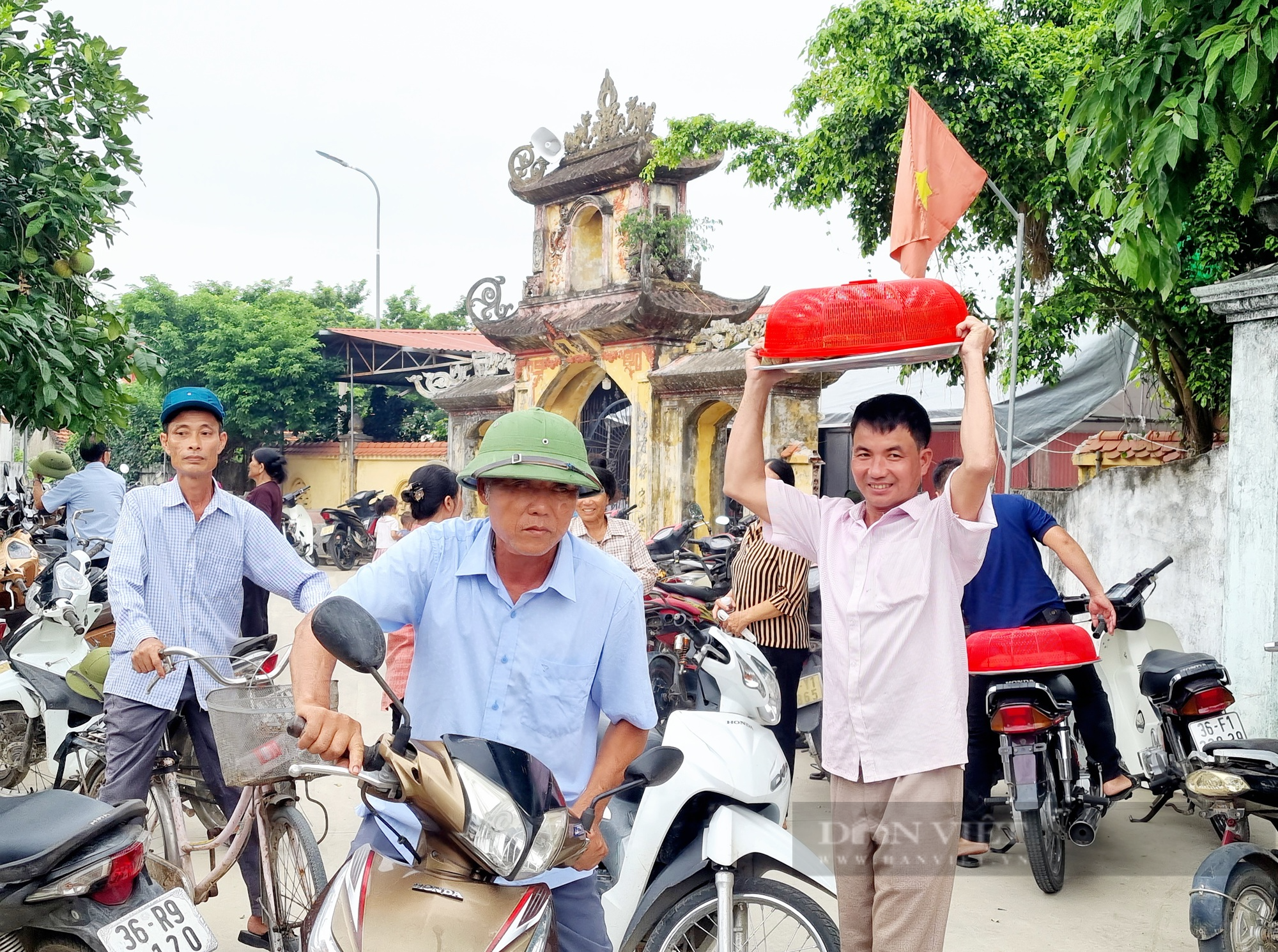 Độc đáo nhà thờ họ Vũ Phúc-Chi 3 ơ Thanh Hóa, con cháu đội mâm xôi gà đến dâng tổ tiên vào dịp lễ Tết - Ảnh 8.