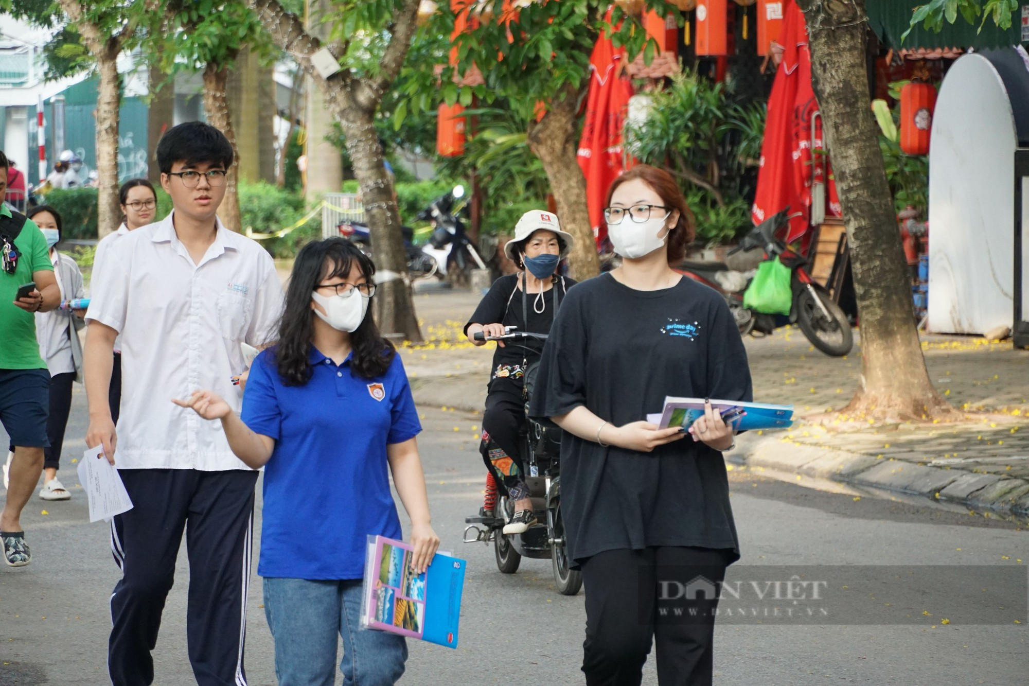 Nộp lệ phí nguyện vọng đại học 2023 ở đâu, xét học bạ có cần nộp lệ phí không? - Ảnh 1.