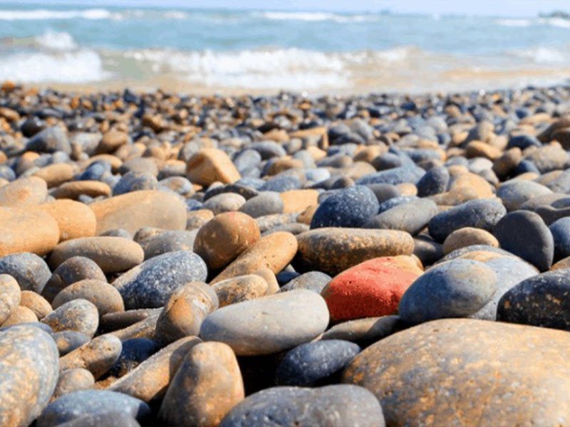 Vụ phát hiện 600 bao đá ở huyện Tuy Phong, xã báo cáo không phải đá trộm từ bãi đá 7 màu - Ảnh 3.