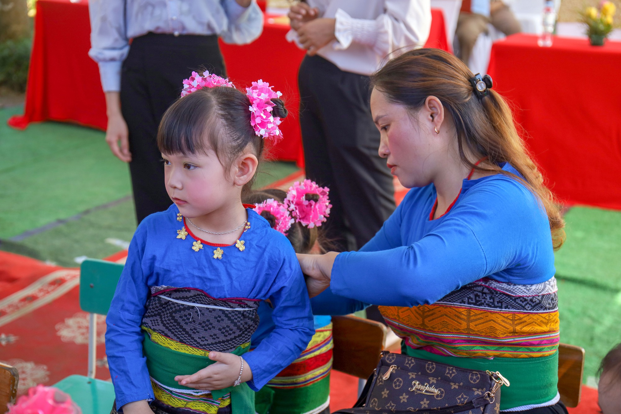 “Có điểm trường mới kiên cố, an toàn, 100% các con sẽ đến lớp” - Ảnh 10.