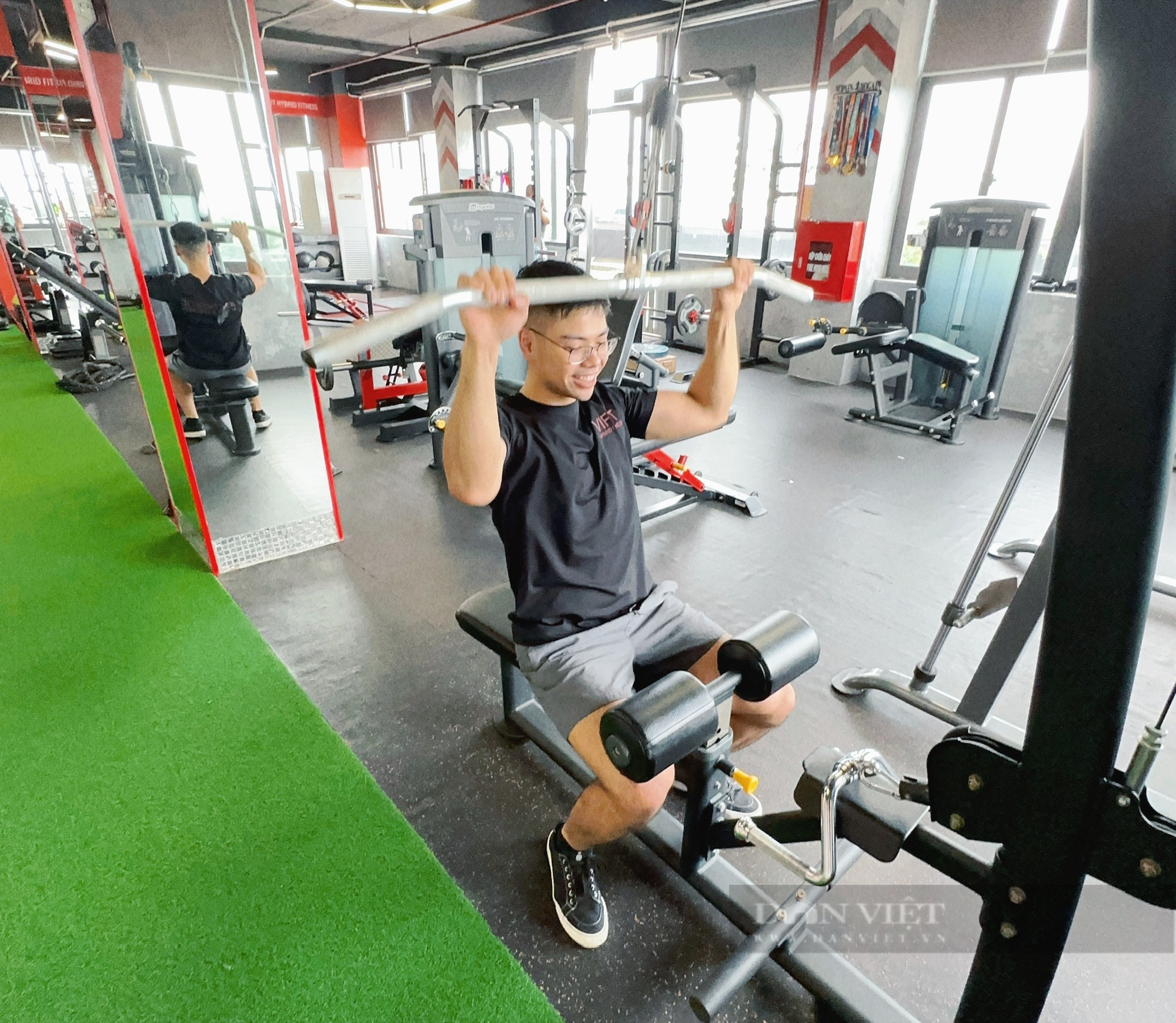 Top phòng tập gym rộng rãi, hiện đại, huấn luyện viên tận tình - Ảnh 1.