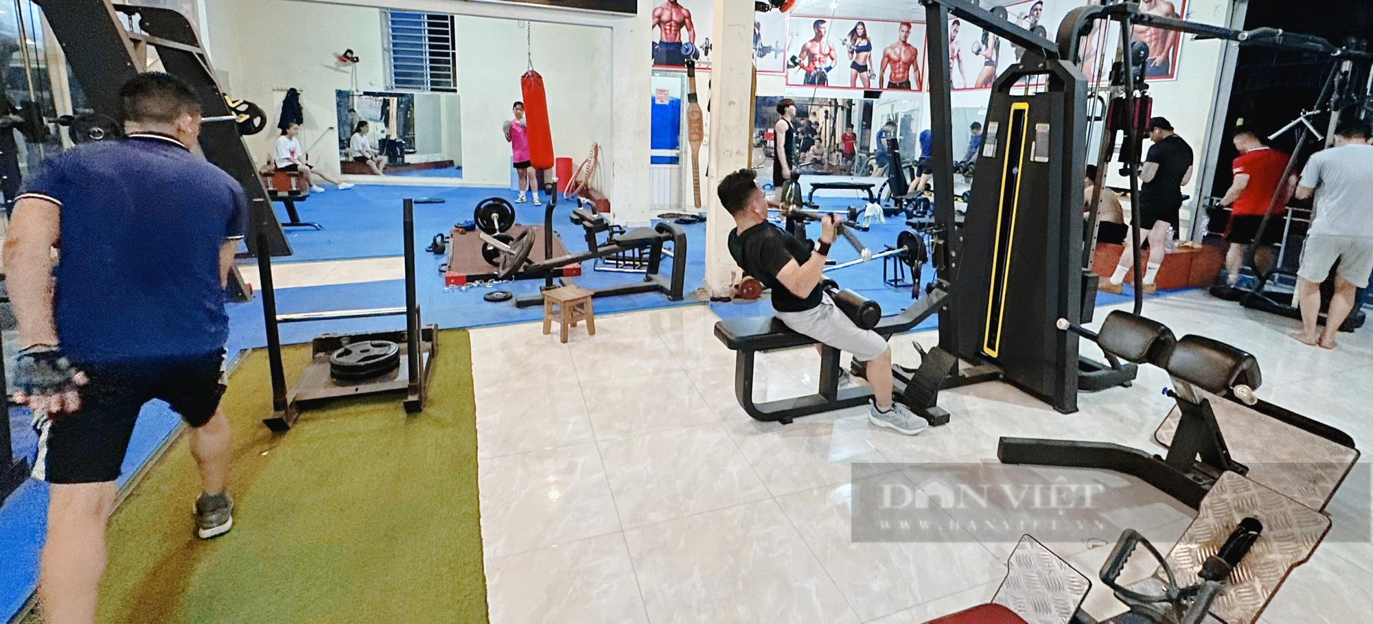 Top phòng tập gym rộng rãi, hiện đại, huấn luyện viên tận tình - Ảnh 3.