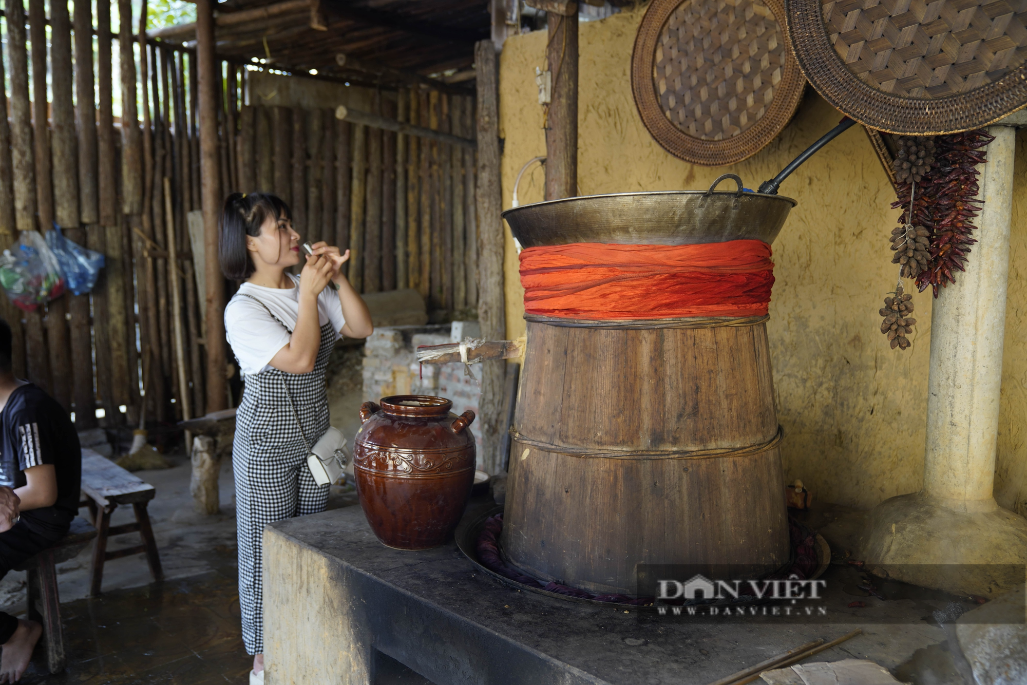 Ly kỳ những câu chuyện dã sử hấp dẫn về Dinh thự vua Mèo Hoàng A Tưởng nơi cao nguyên trắng Bắc Hà, Lào Cai - Ảnh 9.