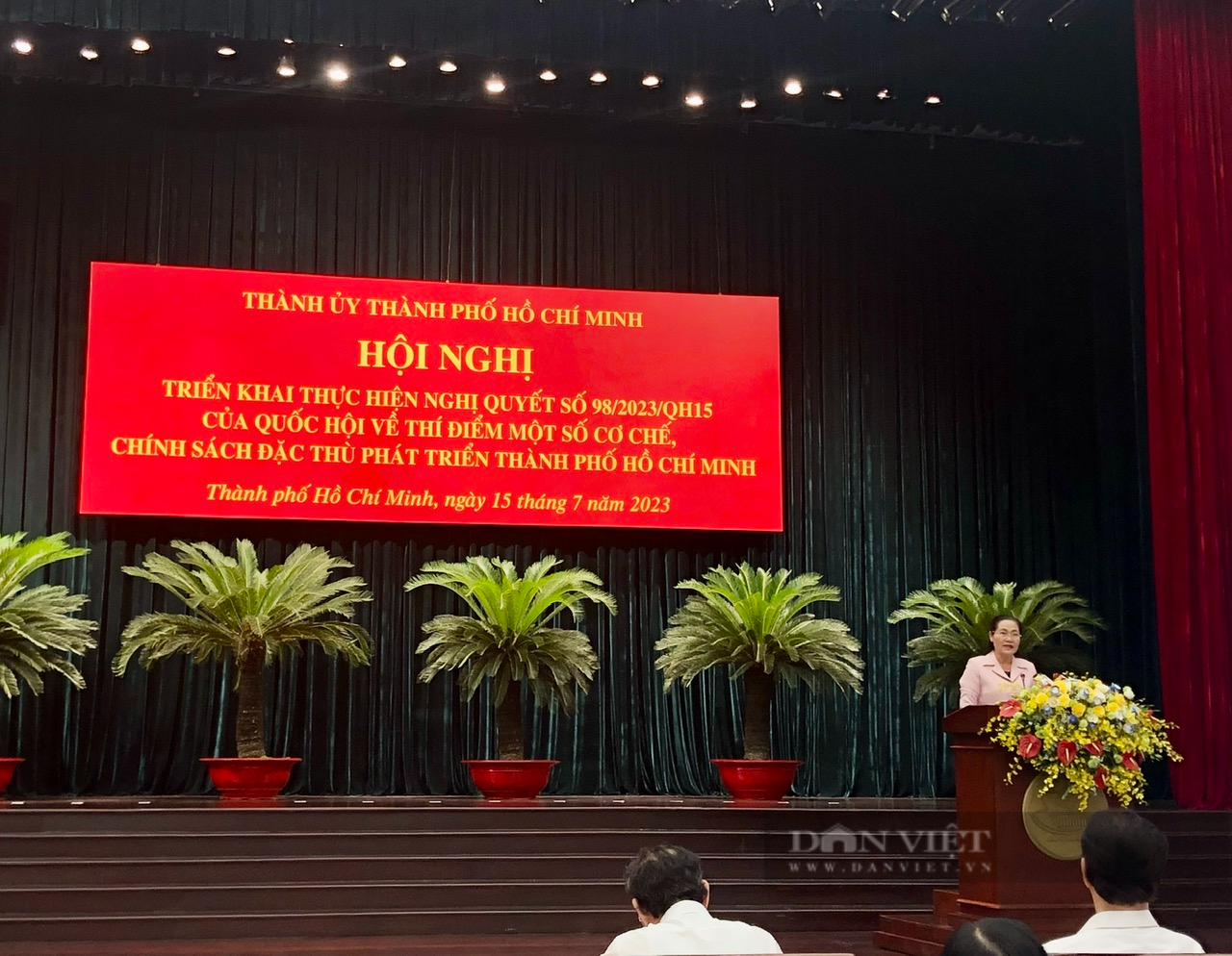 Chủ tịch TP.HCM Phan Văn Mãi: Nghị quyết 98 là nhiệm vụ trọng yếu hàng đầu - Ảnh 1.