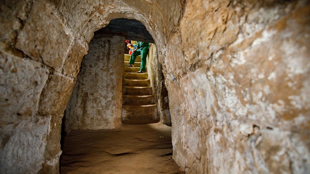 Địa đạo Củ Chi vào top những đường hầm kỳ thú nhất thế giới - Ảnh 1.