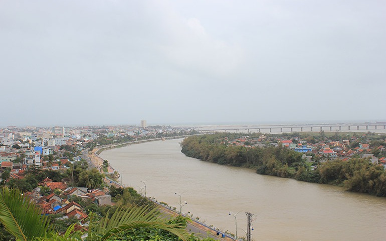 Dòng sông nổi tiếng ở Phú Yên, bắt nguồn từ Kon Tum chảy dài 380km, ví như dòng sông trẻ mãi không già